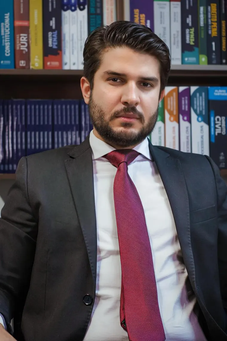 Dr. Pedro Moreira de Carvalho no escritório